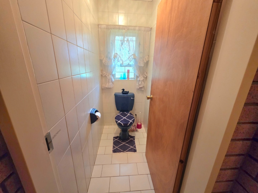 To Let 4 Bedroom Property for Rent in Reitz Free State